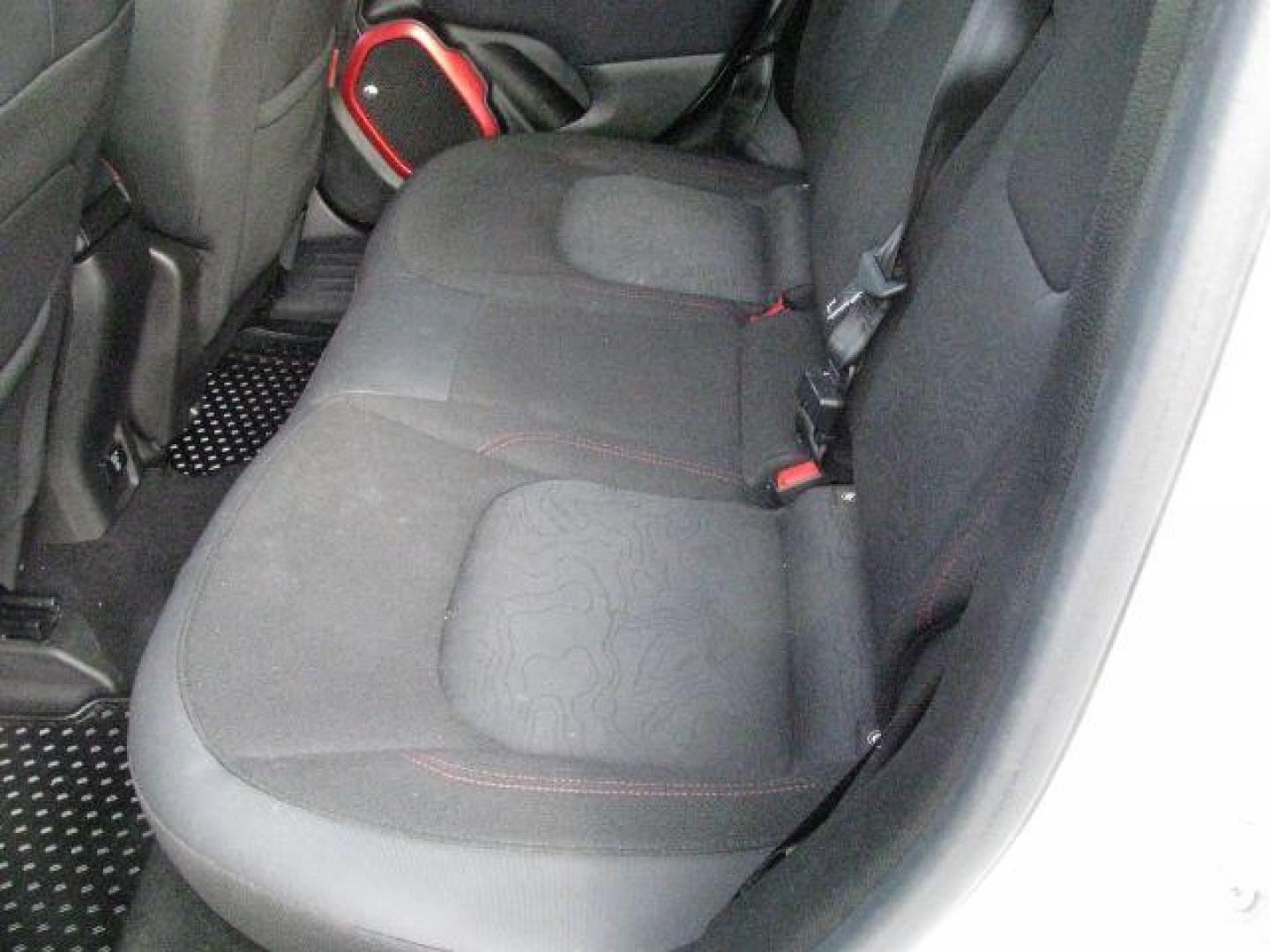 2016 White Jeep Renegade Trailhawk (ZACCJBCT8GP) with an Tigershark MultiAir 2.4L I-4 variable valve contro engine, Automatic transmission, located at 2443 Albert Pike, Hot Springs, AR, 71913, (501) 623-6255, 34.492222, -93.109993 - Photo#7