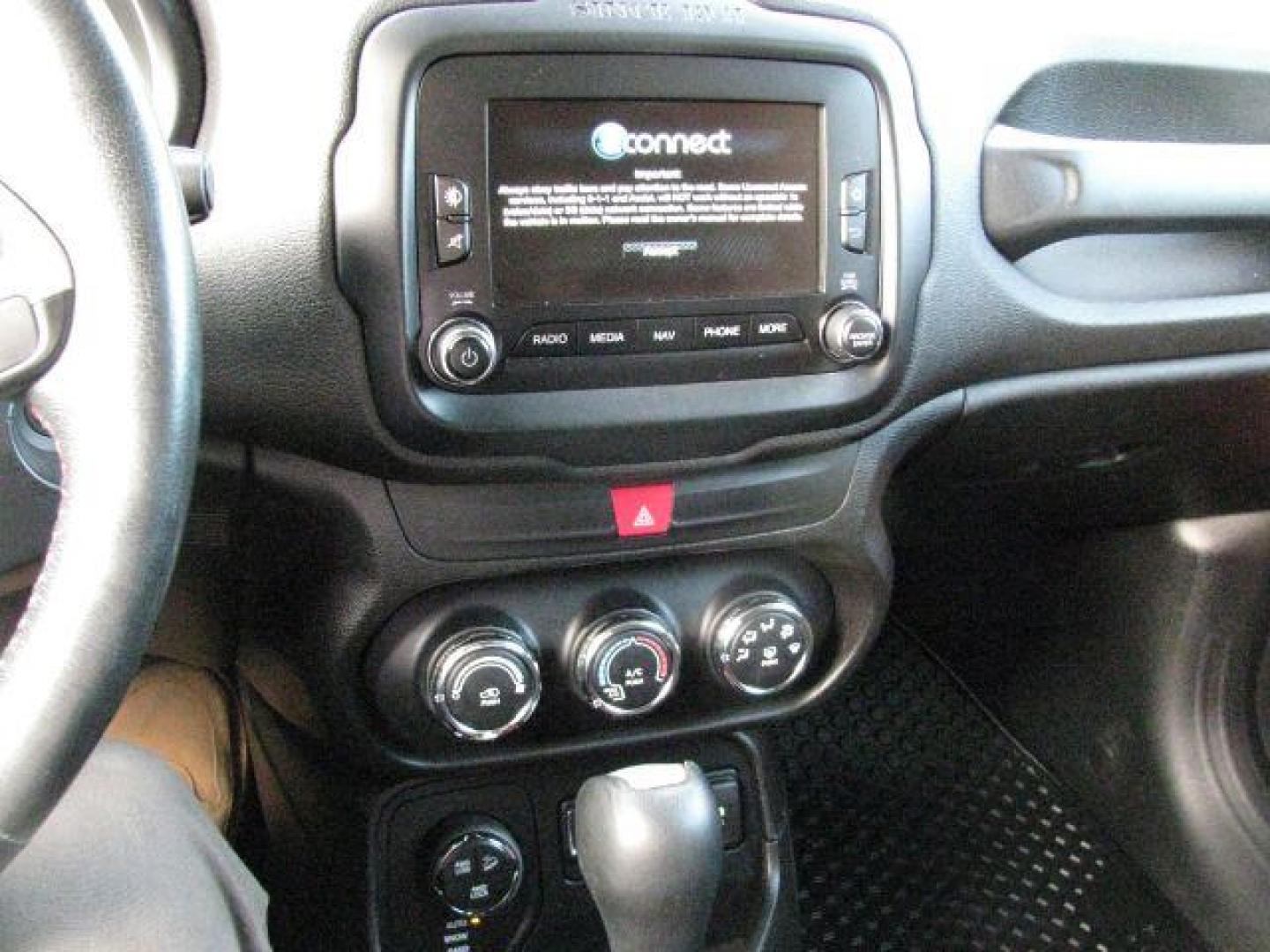 2016 White Jeep Renegade Trailhawk (ZACCJBCT8GP) with an Tigershark MultiAir 2.4L I-4 variable valve contro engine, Automatic transmission, located at 2443 Albert Pike, Hot Springs, AR, 71913, (501) 623-6255, 34.492222, -93.109993 - Photo#9