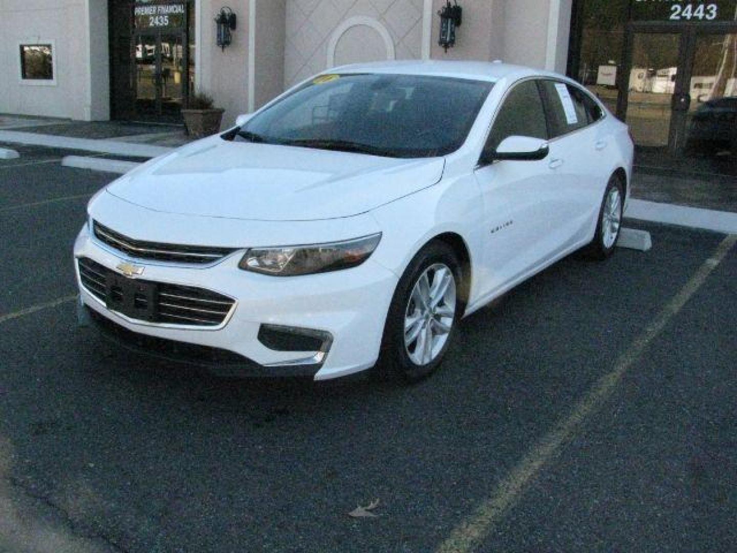 2016 White Chevrolet Malibu 1LT (1G1ZE5ST7GF) with an ECOTEC 1.5L I-4 gasoline direct injection engine, Automatic transmission, located at 2443 Albert Pike, Hot Springs, AR, 71913, (501) 623-6255, 34.492222, -93.109993 - Photo#0