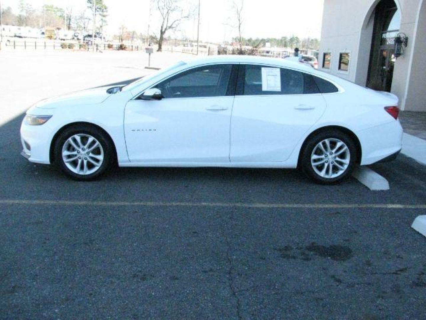 2016 White Chevrolet Malibu 1LT (1G1ZE5ST7GF) with an ECOTEC 1.5L I-4 gasoline direct injection engine, Automatic transmission, located at 2443 Albert Pike, Hot Springs, AR, 71913, (501) 623-6255, 34.492222, -93.109993 - Photo#1