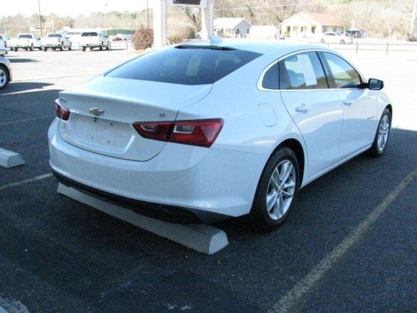 2016 White Chevrolet Malibu 1LT (1G1ZE5ST7GF) with an ECOTEC 1.5L I-4 gasoline direct injection engine, Automatic transmission, located at 2443 Albert Pike, Hot Springs, AR, 71913, (501) 623-6255, 34.492222, -93.109993 - Photo#3