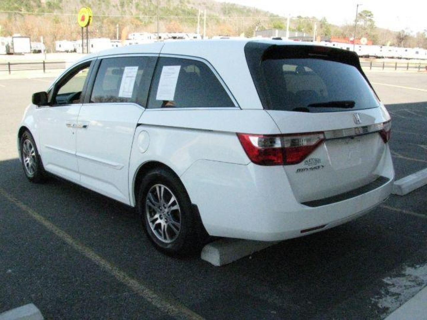 2012 White Honda Odyssey EX-L (5FNRL5H65CB) with an 3.5L V-6 i-VTEC variable valve control engine, Automatic transmission, located at 2443 Albert Pike, Hot Springs, AR, 71913, (501) 623-6255, 34.492222, -93.109993 - Photo#2