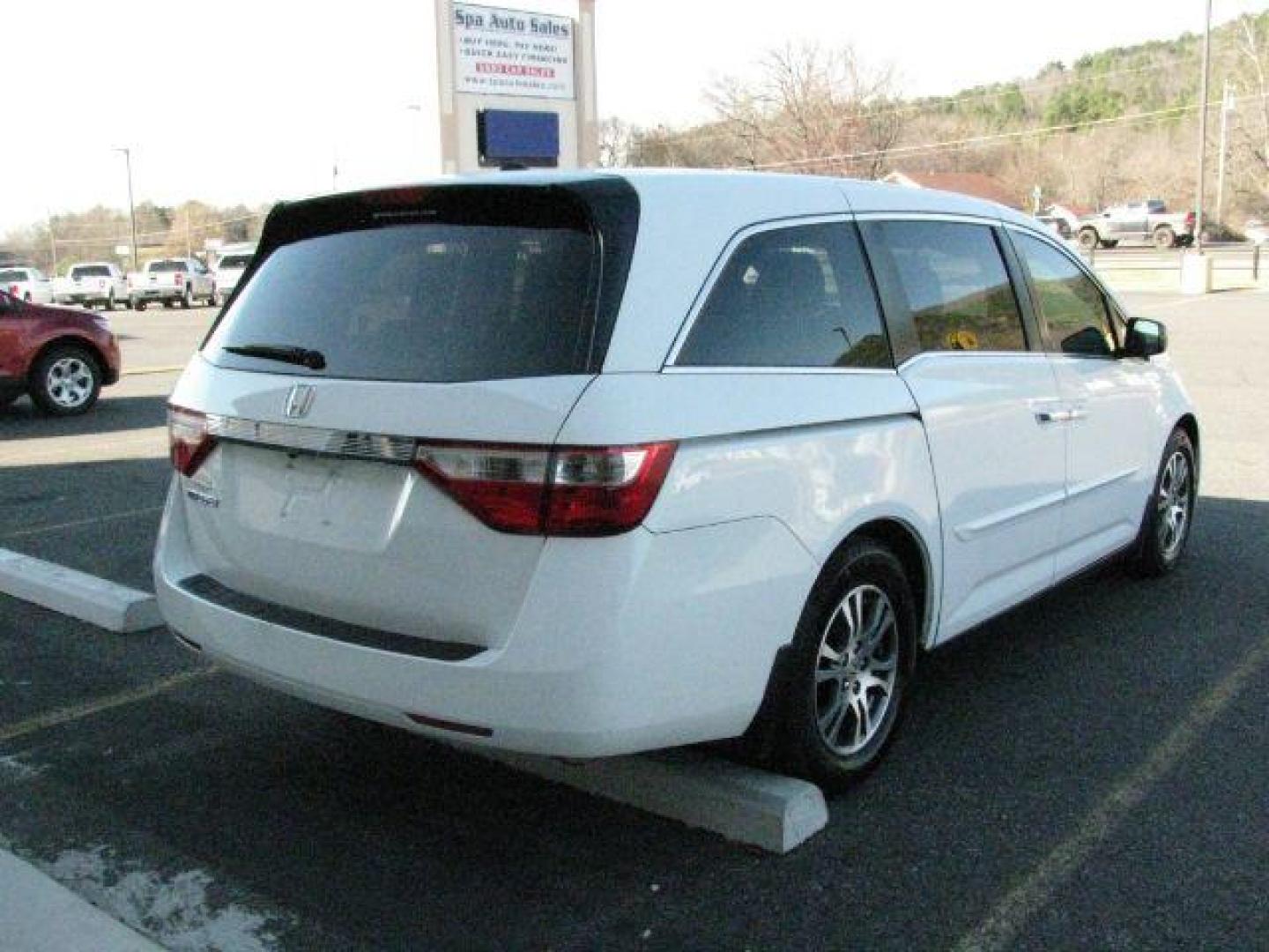 2012 White Honda Odyssey EX-L (5FNRL5H65CB) with an 3.5L V-6 i-VTEC variable valve control engine, Automatic transmission, located at 2443 Albert Pike, Hot Springs, AR, 71913, (501) 623-6255, 34.492222, -93.109993 - Photo#3