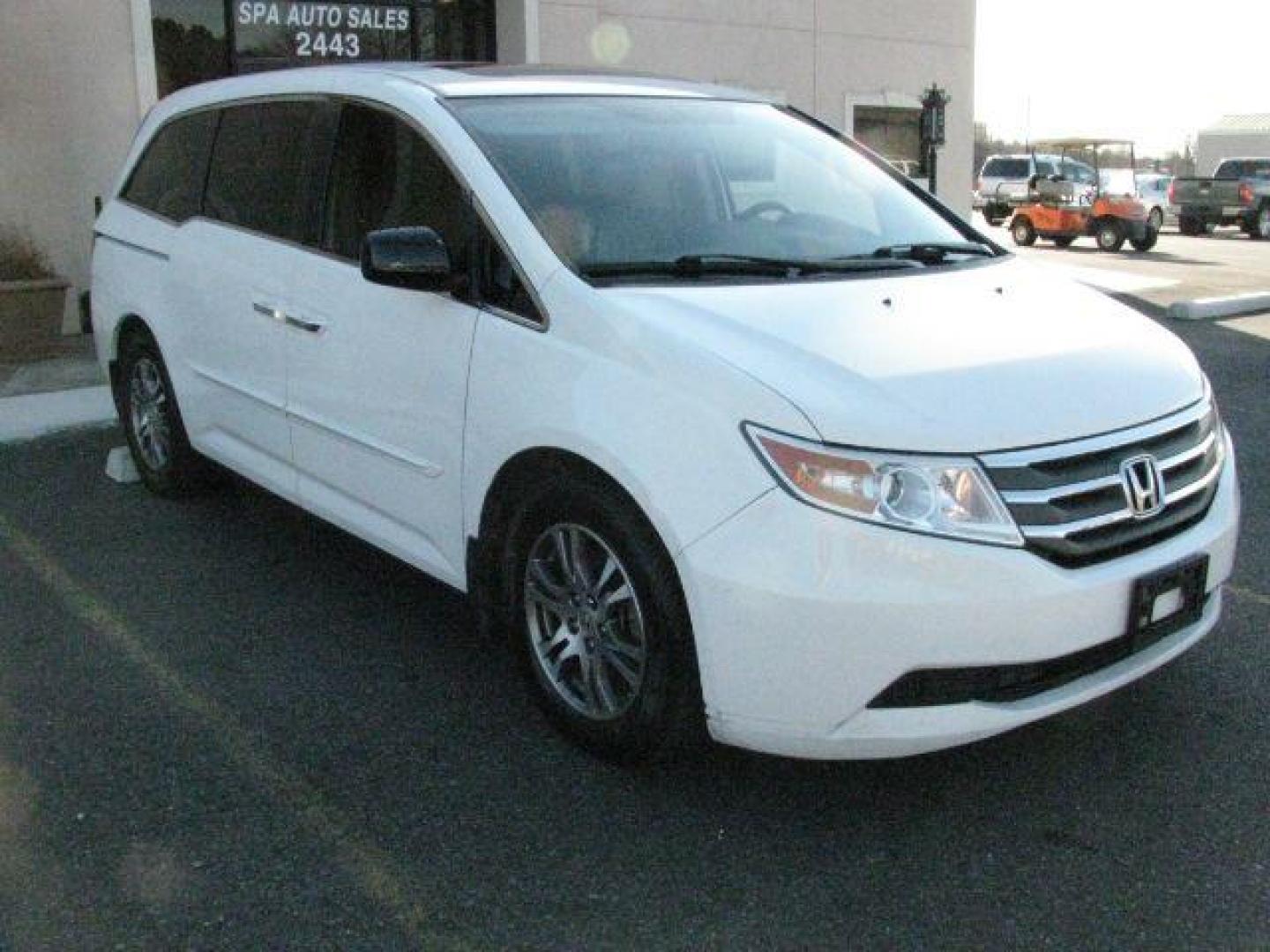 2012 White Honda Odyssey EX-L (5FNRL5H65CB) with an 3.5L V-6 i-VTEC variable valve control engine, Automatic transmission, located at 2443 Albert Pike, Hot Springs, AR, 71913, (501) 623-6255, 34.492222, -93.109993 - Photo#5