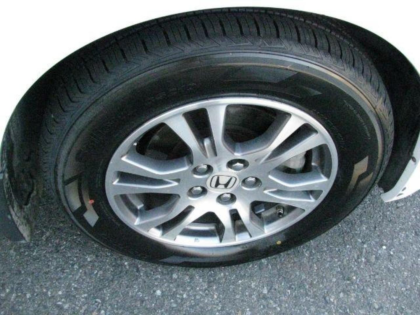 2012 White Honda Odyssey EX-L (5FNRL5H65CB) with an 3.5L V-6 i-VTEC variable valve control engine, Automatic transmission, located at 2443 Albert Pike, Hot Springs, AR, 71913, (501) 623-6255, 34.492222, -93.109993 - Photo#6