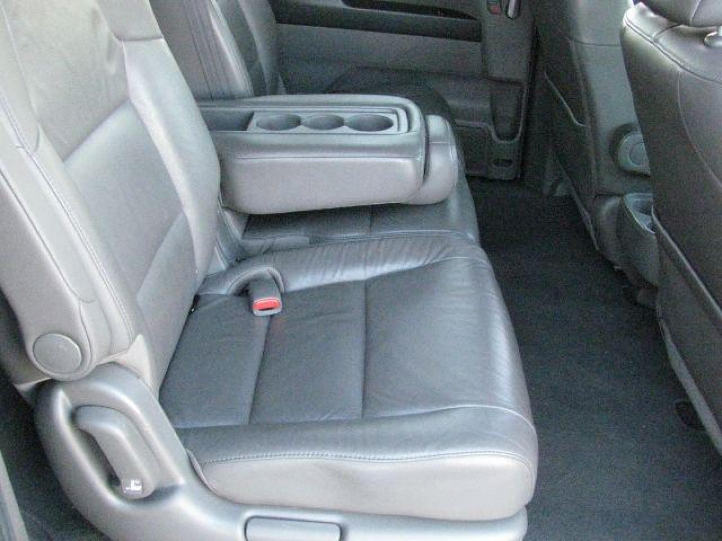 2012 White Honda Odyssey EX-L (5FNRL5H65CB) with an 3.5L V-6 i-VTEC variable valve control engine, Automatic transmission, located at 2443 Albert Pike, Hot Springs, AR, 71913, (501) 623-6255, 34.492222, -93.109993 - Photo#7