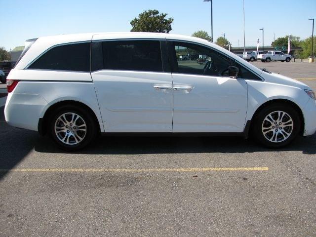 2012 White Honda Odyssey EX-L (5FNRL5H65CB) with an 3.5L V-6 i-VTEC variable valve control engine, Automatic transmission, located at 2443 Albert Pike, Hot Springs, AR, 71913, (501) 623-6255, 34.492222, -93.109993- Photo#1
