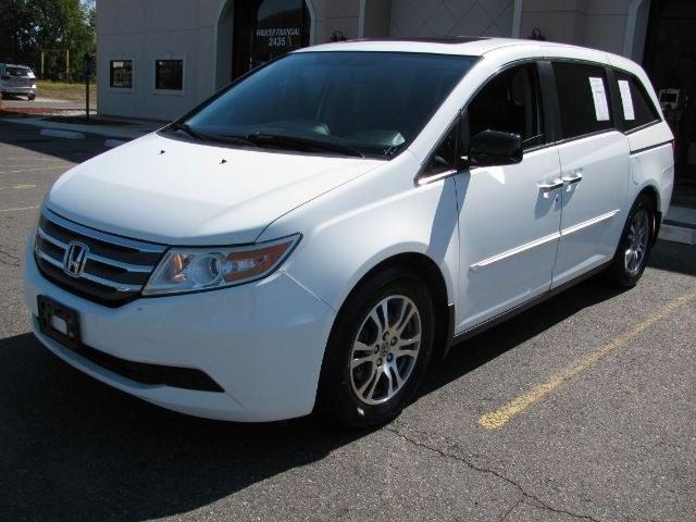 2012 White Honda Odyssey EX-L (5FNRL5H65CB) with an 3.5L V-6 i-VTEC variable valve control engine, Automatic transmission, located at 2443 Albert Pike, Hot Springs, AR, 71913, (501) 623-6255, 34.492222, -93.109993- Photo#5