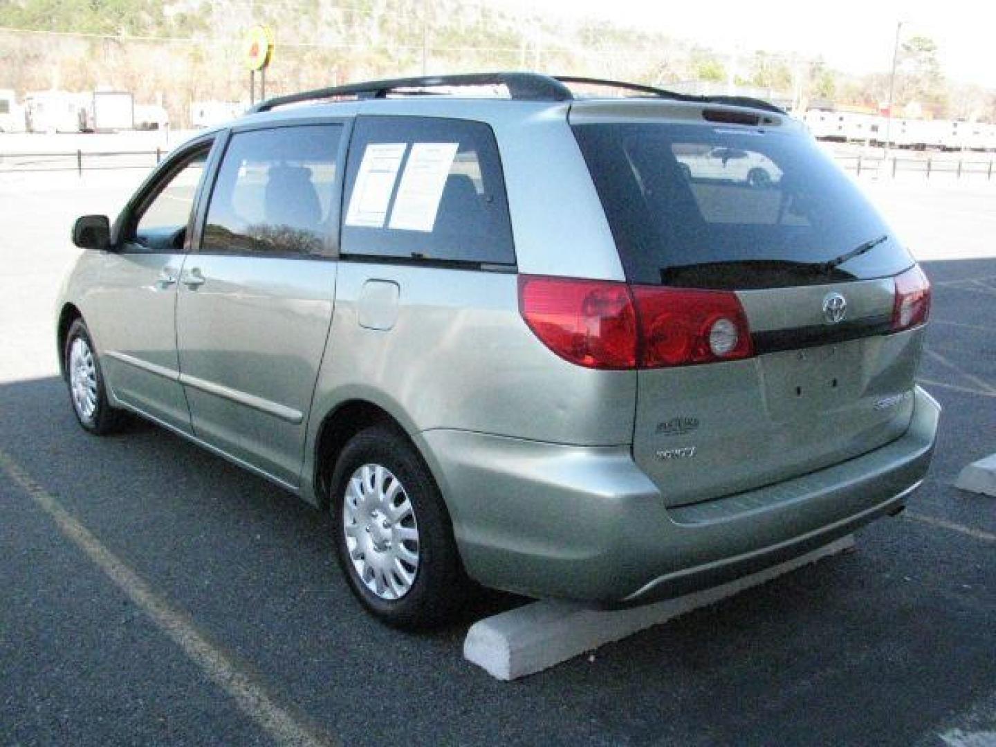 2009 Green Toyota Sienna CE (5TDZK23C49S) with an 3.5L V-6 DOHC engine, Automatic transmission, located at 2443 Albert Pike, Hot Springs, AR, 71913, (501) 623-6255, 34.492222, -93.109993 - Photo#2