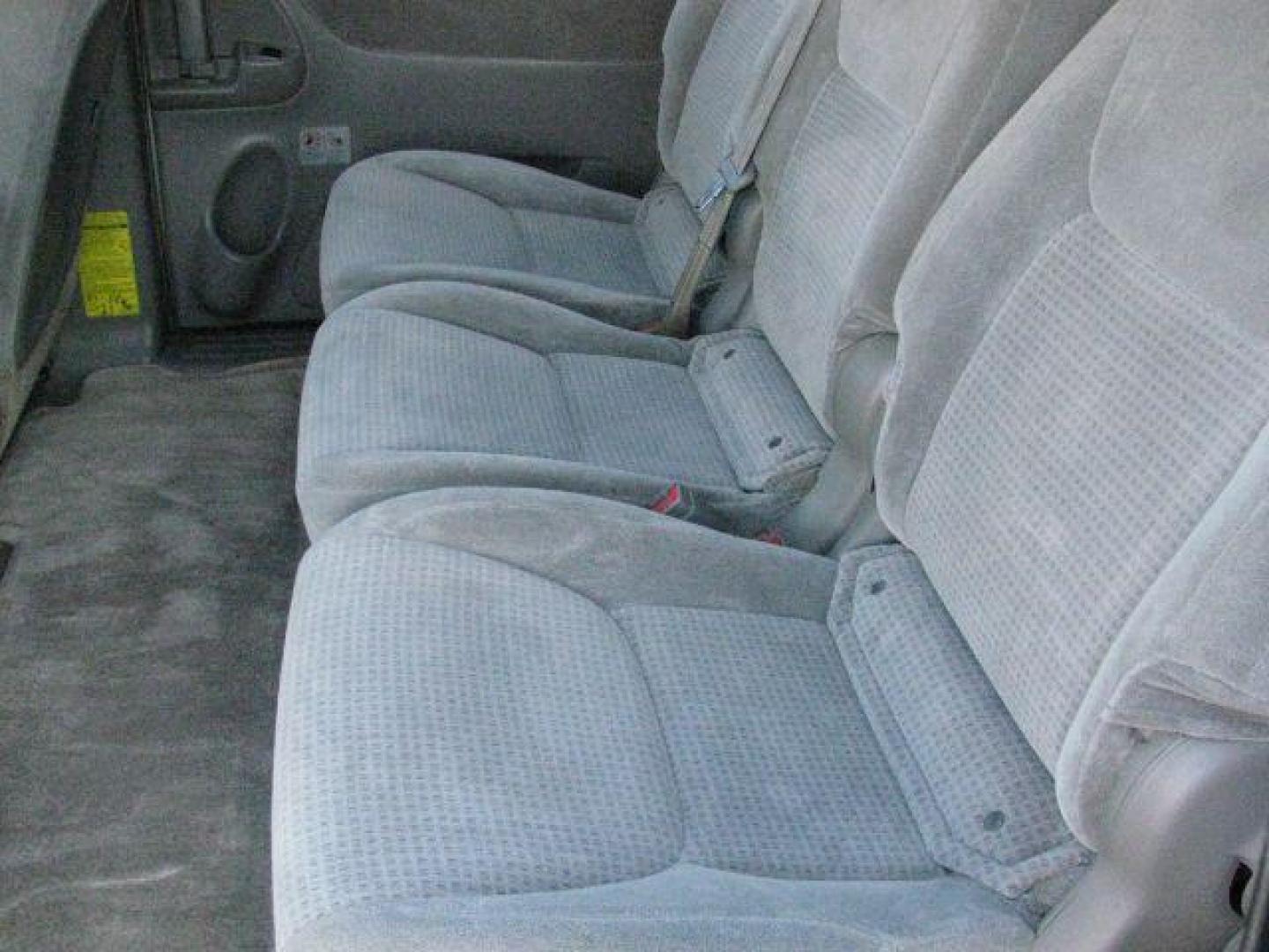 2009 Green Toyota Sienna CE (5TDZK23C49S) with an 3.5L V-6 DOHC engine, Automatic transmission, located at 2443 Albert Pike, Hot Springs, AR, 71913, (501) 623-6255, 34.492222, -93.109993 - Photo#7