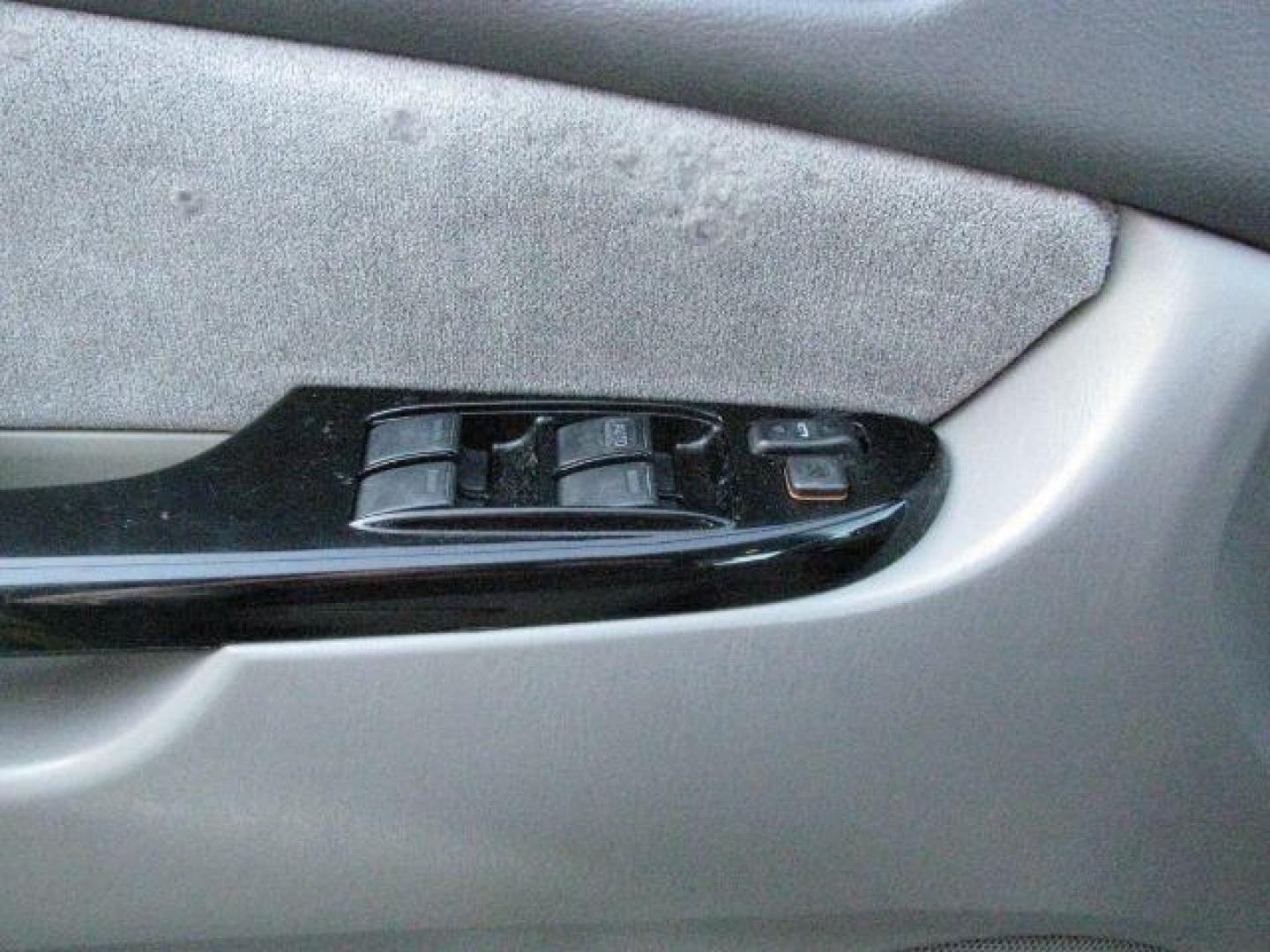 2009 Green Toyota Sienna CE (5TDZK23C49S) with an 3.5L V-6 DOHC engine, Automatic transmission, located at 2443 Albert Pike, Hot Springs, AR, 71913, (501) 623-6255, 34.492222, -93.109993 - Photo#10