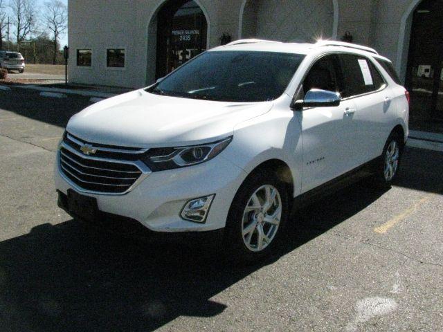 2020 White Chevrolet Equinox FWD Premier 1.5L Turbo (2GNAXNEV7L6) with an 1.5L I-4 gasoline direct injection engine, Automatic transmission, located at 2443 Albert Pike, Hot Springs, AR, 71913, (501) 623-6255, 34.492222, -93.109993 - Photo#0