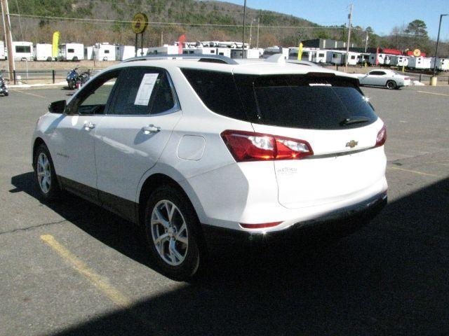 2020 White Chevrolet Equinox FWD Premier 1.5L Turbo (2GNAXNEV7L6) with an 1.5L I-4 gasoline direct injection engine, Automatic transmission, located at 2443 Albert Pike, Hot Springs, AR, 71913, (501) 623-6255, 34.492222, -93.109993 - Photo#2
