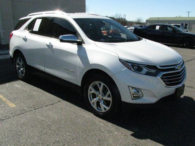 2020 White Chevrolet Equinox FWD Premier 1.5L Turbo (2GNAXNEV7L6) with an 1.5L I-4 gasoline direct injection engine, Automatic transmission, located at 2443 Albert Pike, Hot Springs, AR, 71913, (501) 623-6255, 34.492222, -93.109993 - Photo#5