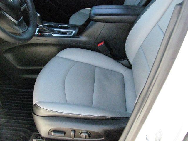 2020 White Chevrolet Equinox FWD Premier 1.5L Turbo (2GNAXNEV7L6) with an 1.5L I-4 gasoline direct injection engine, Automatic transmission, located at 2443 Albert Pike, Hot Springs, AR, 71913, (501) 623-6255, 34.492222, -93.109993 - Photo#8