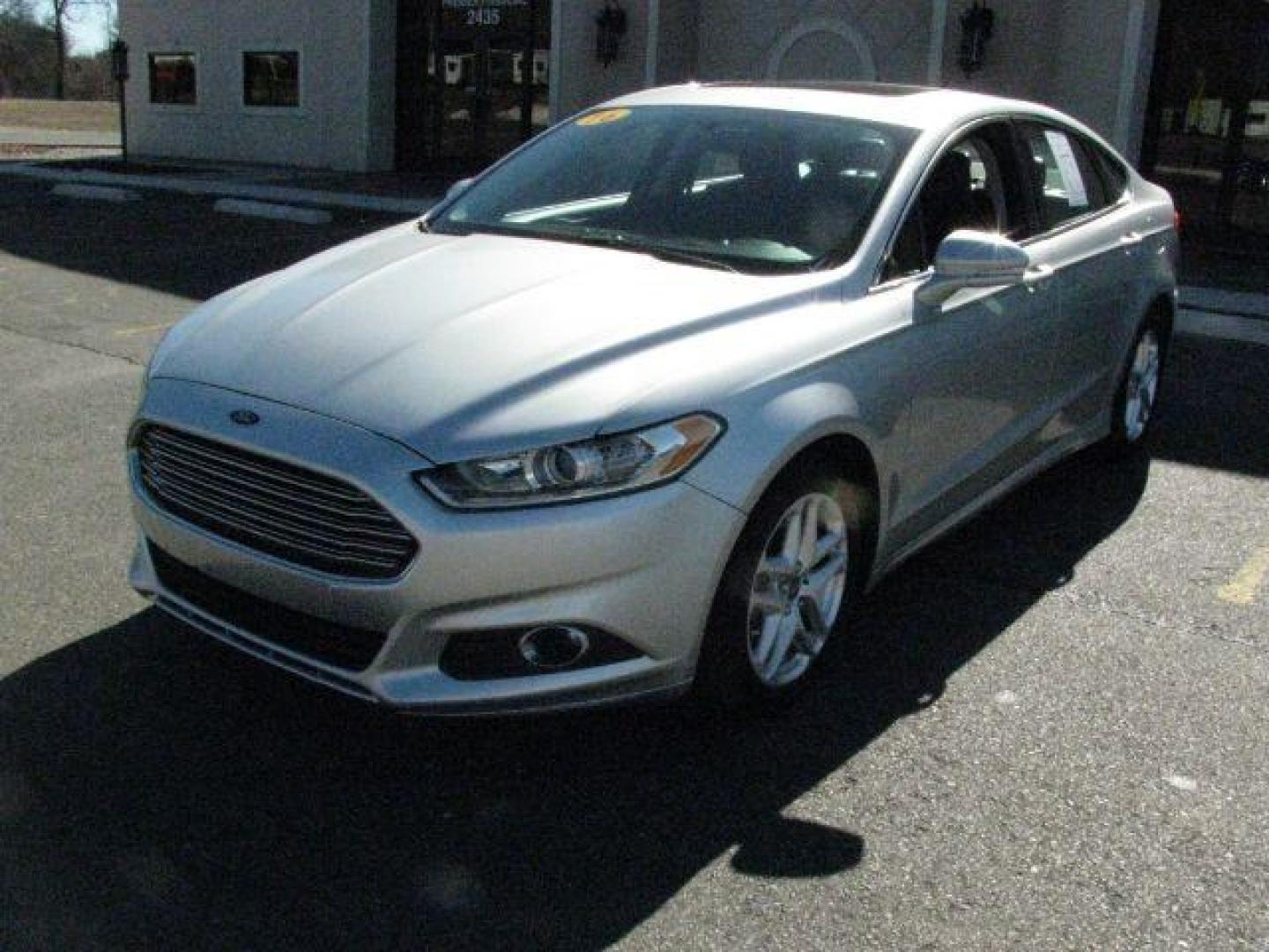 2016 Silver Ford Fusion SE (1FA6P0HD5G5) with an 1.5L L4 DOHC 16V engine, 6-Speed Automatic transmission, located at 2443 Albert Pike, Hot Springs, AR, 71913, (501) 623-6255, 34.492222, -93.109993 - Photo#0