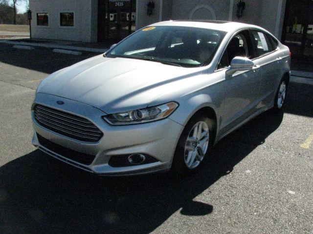 2016 Silver Ford Fusion SE (1FA6P0HD5G5) with an 1.5L L4 DOHC 16V engine, 6-Speed Automatic transmission, located at 2443 Albert Pike, Hot Springs, AR, 71913, (501) 623-6255, 34.492222, -93.109993 - Photo#0