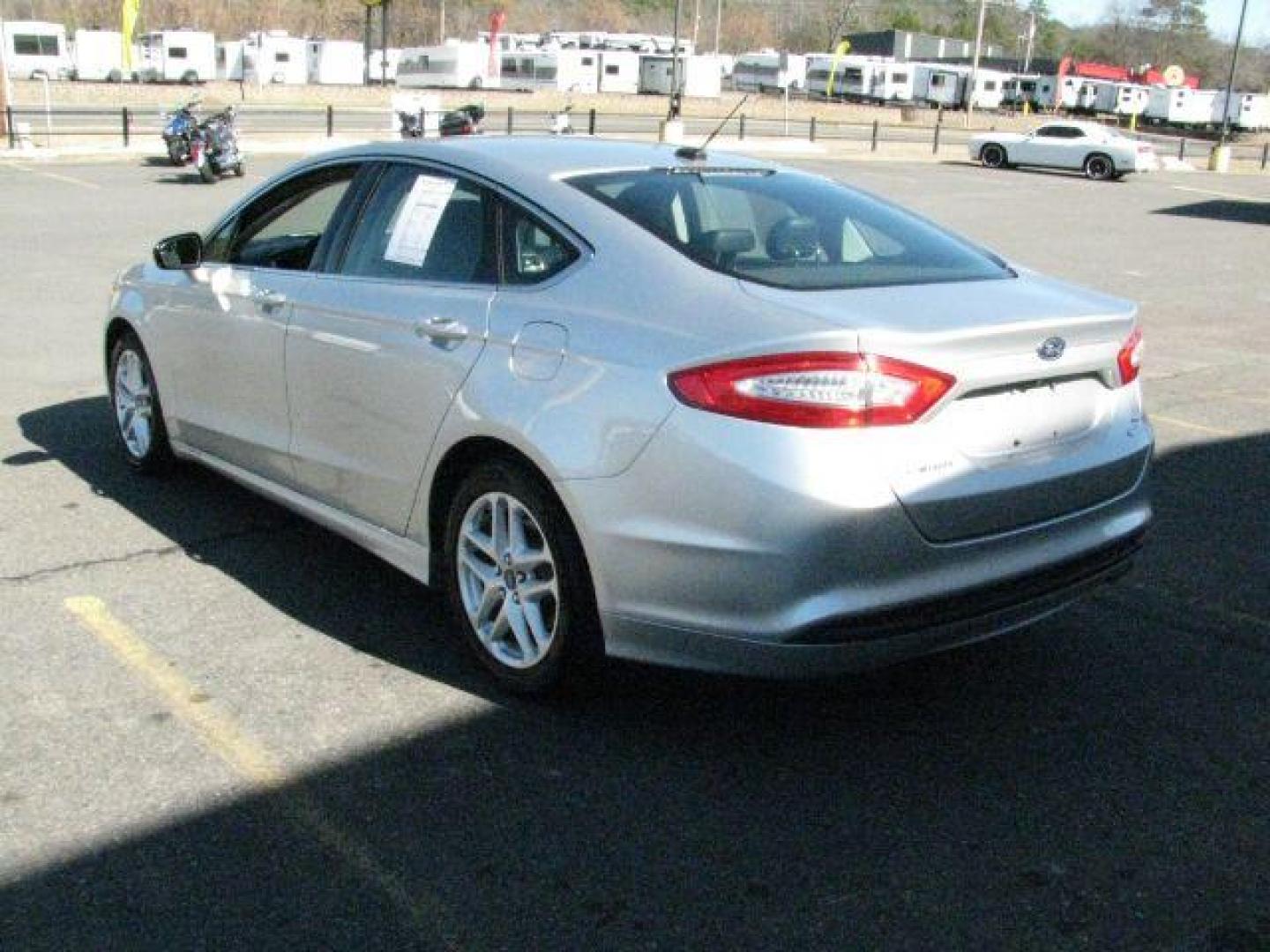 2016 Silver Ford Fusion SE (1FA6P0HD5G5) with an 1.5L L4 DOHC 16V engine, 6-Speed Automatic transmission, located at 2443 Albert Pike, Hot Springs, AR, 71913, (501) 623-6255, 34.492222, -93.109993 - Photo#2