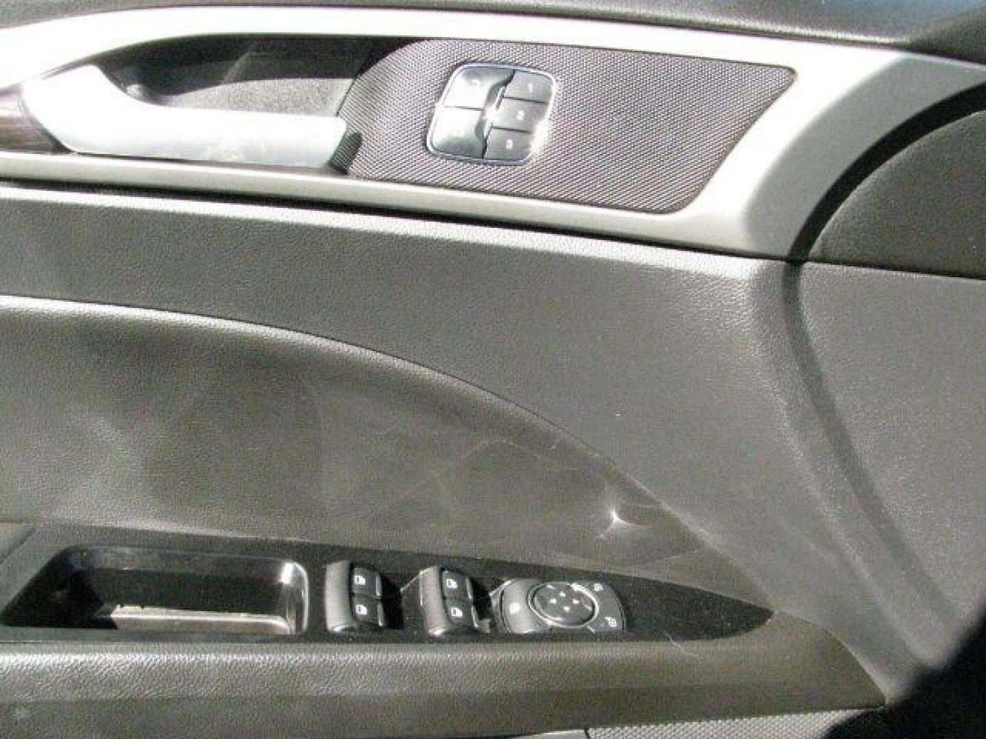 2016 Silver Ford Fusion SE (1FA6P0HD5G5) with an 1.5L L4 DOHC 16V engine, 6-Speed Automatic transmission, located at 2443 Albert Pike, Hot Springs, AR, 71913, (501) 623-6255, 34.492222, -93.109993 - Photo#10