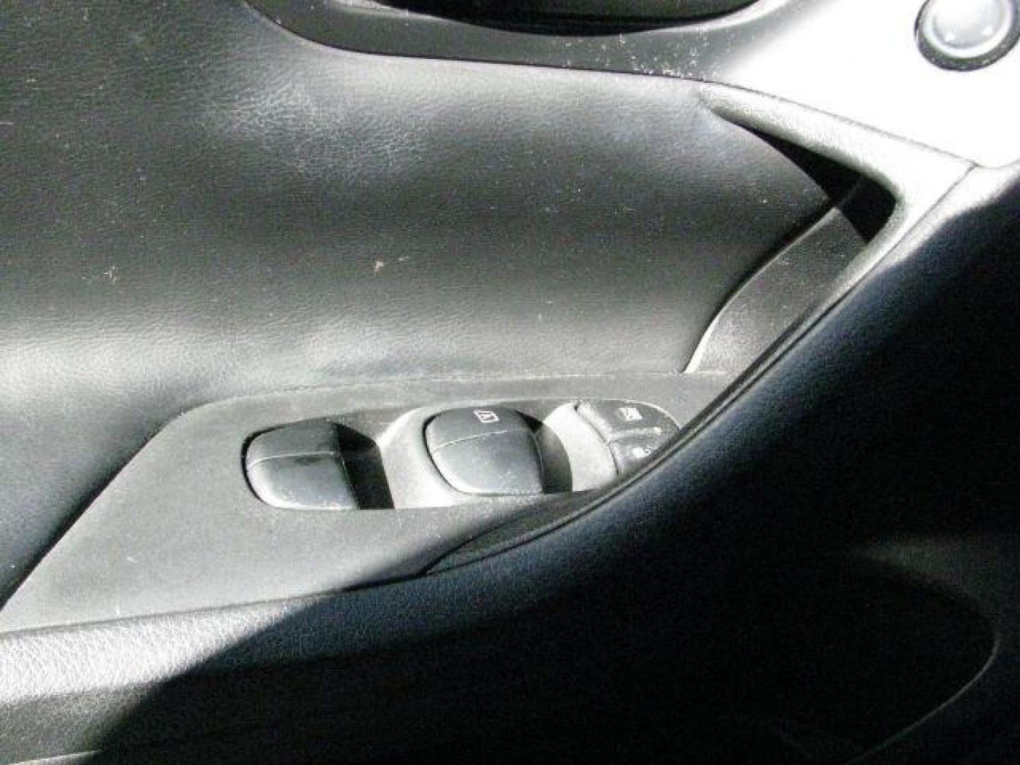 2016 Silver Nissan Altima 2.5 SV (1N4AL3AP0GC) with an 2.5L I-4 DOHC engine, CVT transmission, located at 2443 Albert Pike, Hot Springs, AR, 71913, (501) 623-6255, 34.492222, -93.109993 - Photo#10