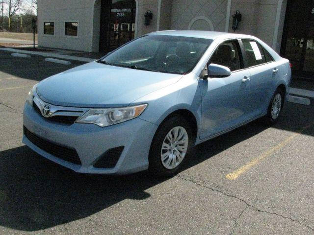 photo of 2012 Toyota Camry LE