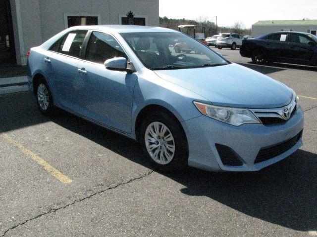 2012 Blue Toyota Camry LE (4T1BF1FK4CU) with an 2.5L I-4 DOHC engine, Automatic transmission, located at 2443 Albert Pike, Hot Springs, AR, 71913, (501) 623-6255, 34.492222, -93.109993 - Photo#5
