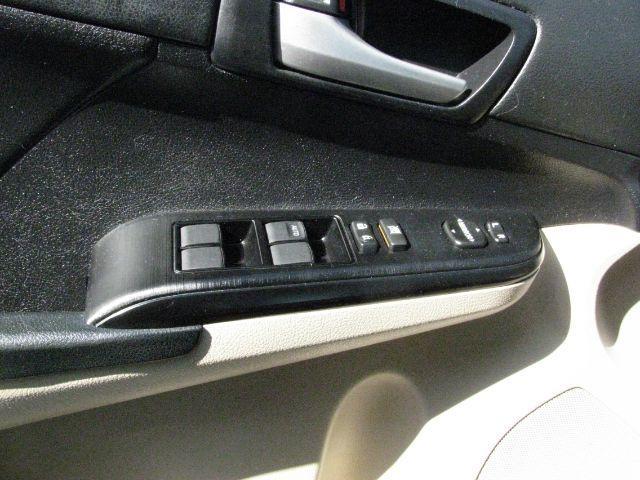 2012 Blue Toyota Camry LE (4T1BF1FK4CU) with an 2.5L I-4 DOHC engine, Automatic transmission, located at 2443 Albert Pike, Hot Springs, AR, 71913, (501) 623-6255, 34.492222, -93.109993 - Photo#10