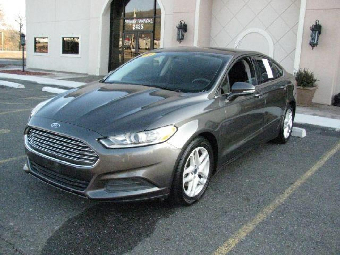 2016 Gray Ford Fusion SE (3FA6P0HD8GR) with an 1.5L L4 DOHC 16V engine, 6-Speed Automatic transmission, located at 2443 Albert Pike, Hot Springs, AR, 71913, (501) 623-6255, 34.492222, -93.109993 - Photo#0