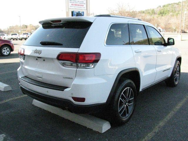 2020 White Jeep Grand Cherokee Laredo E 4X2 (1C4RJEAG7LC) with an Pentastar 3.6L V-6 DOHC engine, Automatic transmission, located at 2443 Albert Pike, Hot Springs, AR, 71913, (501) 623-6255, 34.492222, -93.109993 - Photo#3