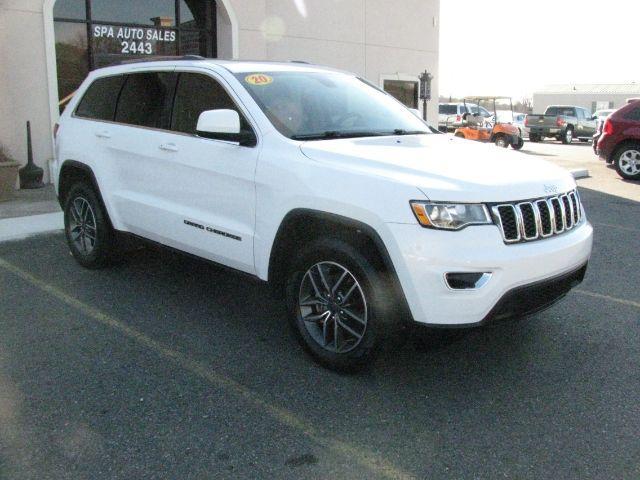 2020 White Jeep Grand Cherokee Laredo E 4X2 (1C4RJEAG7LC) with an Pentastar 3.6L V-6 DOHC engine, Automatic transmission, located at 2443 Albert Pike, Hot Springs, AR, 71913, (501) 623-6255, 34.492222, -93.109993 - Photo#5