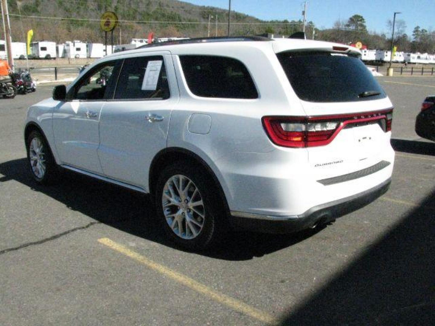 2016 White Dodge Durango SXT (1C4RDHAG3GC) with an Pentastar 3.6L V-6 DOHC engine, Automatic transmission, located at 2443 Albert Pike, Hot Springs, AR, 71913, (501) 623-6255, 34.492222, -93.109993 - Photo#2
