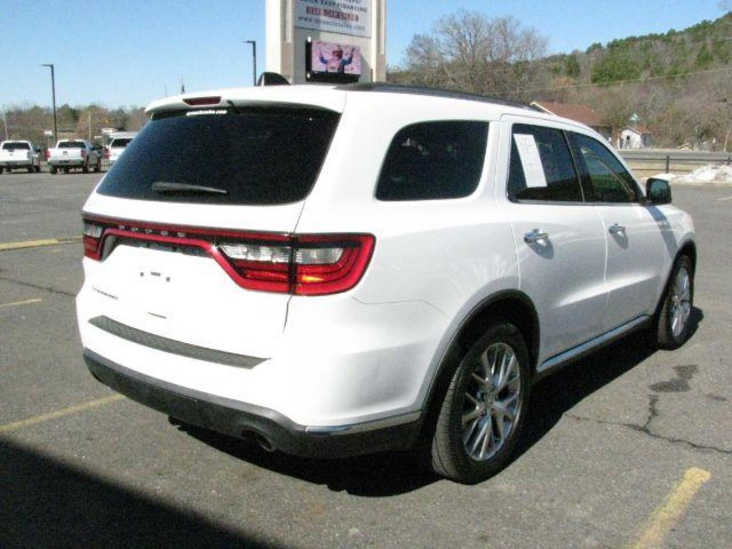 2016 White Dodge Durango SXT (1C4RDHAG3GC) with an Pentastar 3.6L V-6 DOHC engine, Automatic transmission, located at 2443 Albert Pike, Hot Springs, AR, 71913, (501) 623-6255, 34.492222, -93.109993 - Photo#3