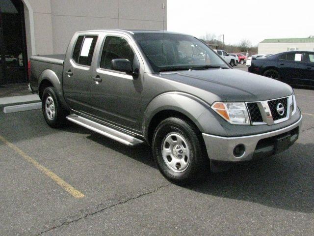 2008 Gray Nissan Frontier SE (1N6AD07U78C) with an VQ 4L V-6 DOHC engine, Automatic transmission, located at 2443 Albert Pike, Hot Springs, AR, 71913, (501) 623-6255, 34.492222, -93.109993 - Photo#0