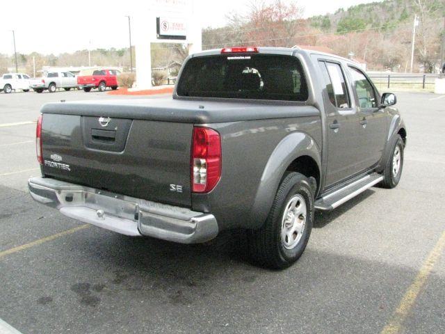 2008 Gray Nissan Frontier SE (1N6AD07U78C) with an VQ 4L V-6 DOHC engine, Automatic transmission, located at 2443 Albert Pike, Hot Springs, AR, 71913, (501) 623-6255, 34.492222, -93.109993 - Photo#2
