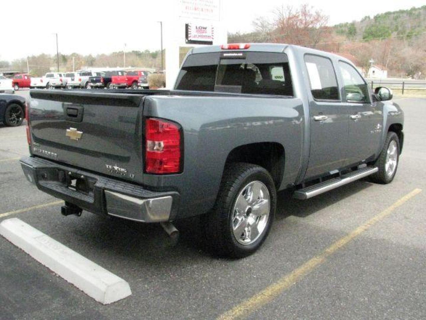 2011 Gray Chevrolet Silverado 1500 LT (3GCPCSE06BG) with an 5.3L engine, Automatic transmission, located at 2443 Albert Pike, Hot Springs, AR, 71913, (501) 623-6255, 34.492222, -93.109993 - Photo#2