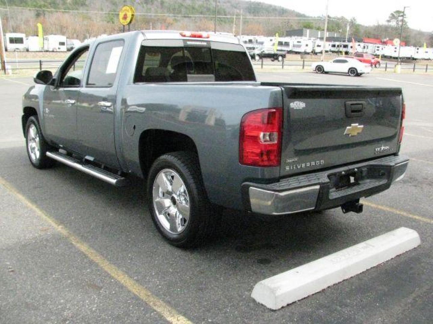2011 Gray Chevrolet Silverado 1500 LT (3GCPCSE06BG) with an 5.3L engine, Automatic transmission, located at 2443 Albert Pike, Hot Springs, AR, 71913, (501) 623-6255, 34.492222, -93.109993 - Photo#4