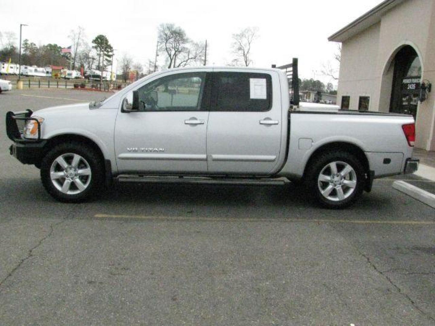 2012 Silver Nissan Titan SL (1N6BA0ED0CN) with an Endurance 5.6L V-8 DOHC engine, Automatic transmission, located at 2443 Albert Pike, Hot Springs, AR, 71913, (501) 623-6255, 34.492222, -93.109993 - Photo#4