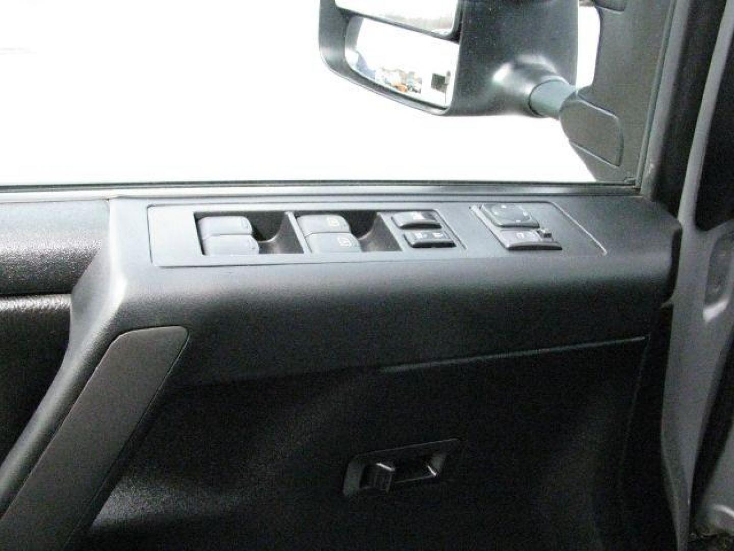 2012 Silver Nissan Titan SL (1N6BA0ED0CN) with an Endurance 5.6L V-8 DOHC engine, Automatic transmission, located at 2443 Albert Pike, Hot Springs, AR, 71913, (501) 623-6255, 34.492222, -93.109993 - Photo#10