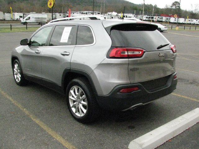 2016 Silver Jeep Cherokee Limited (1C4PJLDBXGW) with an Tigershark MultiAir 2.4L I-4 variable valve contro engine, Automatic transmission, located at 2443 Albert Pike, Hot Springs, AR, 71913, (501) 623-6255, 34.492222, -93.109993 - Photo#2