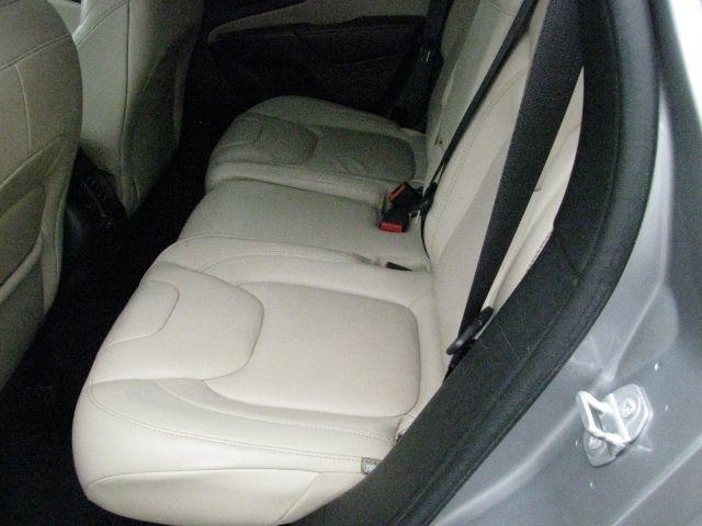 2016 Silver Jeep Cherokee Limited (1C4PJLDBXGW) with an Tigershark MultiAir 2.4L I-4 variable valve contro engine, Automatic transmission, located at 2443 Albert Pike, Hot Springs, AR, 71913, (501) 623-6255, 34.492222, -93.109993 - Photo#7