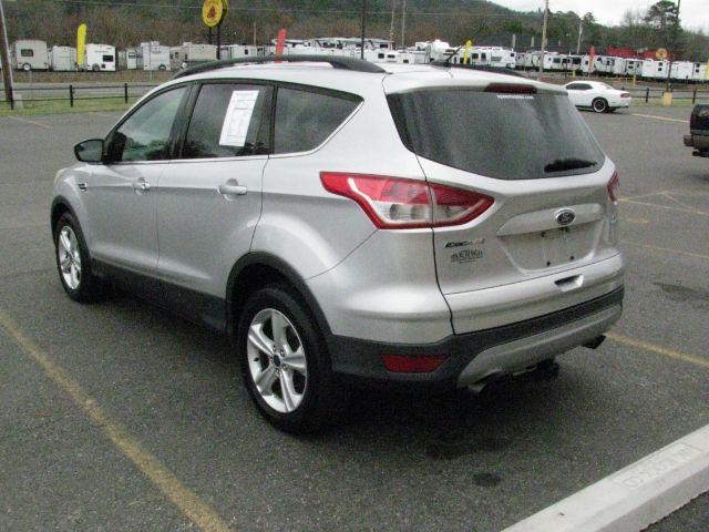 2016 Silver Ford Escape SE (1FMCU9G92GU) with an EcoBoost 2L I-4 gasoline direct injection engine, Automatic transmission, located at 2443 Albert Pike, Hot Springs, AR, 71913, (501) 623-6255, 34.492222, -93.109993 - Photo#2