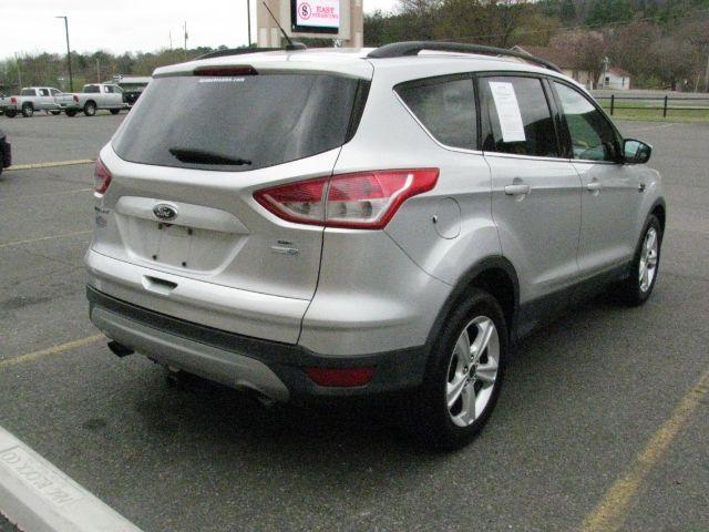 2016 Silver Ford Escape SE (1FMCU9G92GU) with an EcoBoost 2L I-4 gasoline direct injection engine, Automatic transmission, located at 2443 Albert Pike, Hot Springs, AR, 71913, (501) 623-6255, 34.492222, -93.109993 - Photo#3