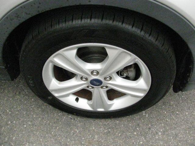 2016 Silver Ford Escape SE (1FMCU9G92GU) with an EcoBoost 2L I-4 gasoline direct injection engine, Automatic transmission, located at 2443 Albert Pike, Hot Springs, AR, 71913, (501) 623-6255, 34.492222, -93.109993 - Photo#6