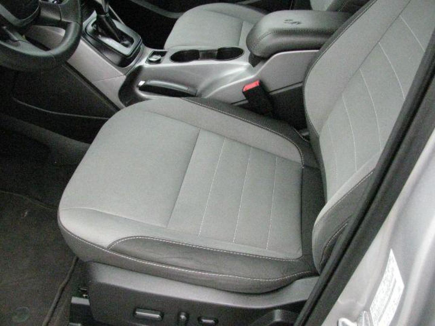 2016 Silver Ford Escape SE (1FMCU9G92GU) with an EcoBoost 2L I-4 gasoline direct injection engine, Automatic transmission, located at 2443 Albert Pike, Hot Springs, AR, 71913, (501) 623-6255, 34.492222, -93.109993 - Photo#8