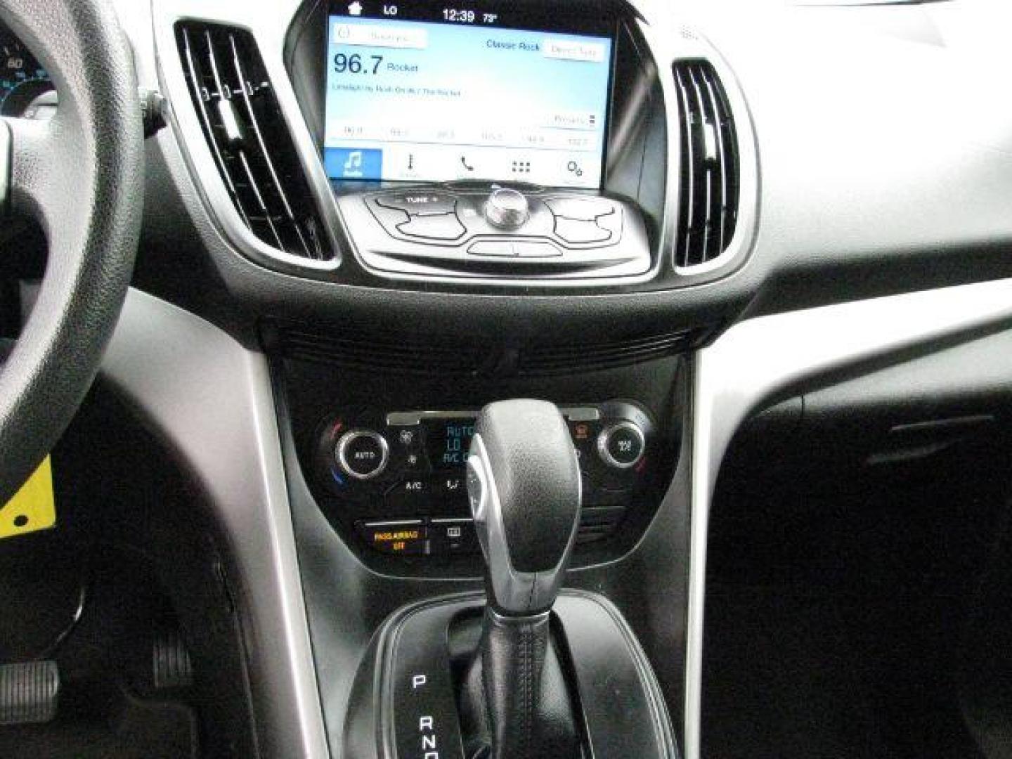 2016 Silver Ford Escape SE (1FMCU9G92GU) with an EcoBoost 2L I-4 gasoline direct injection engine, Automatic transmission, located at 2443 Albert Pike, Hot Springs, AR, 71913, (501) 623-6255, 34.492222, -93.109993 - Photo#9