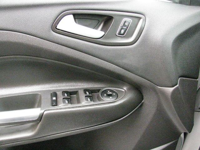 2016 Silver Ford Escape SE (1FMCU9G92GU) with an EcoBoost 2L I-4 gasoline direct injection engine, Automatic transmission, located at 2443 Albert Pike, Hot Springs, AR, 71913, (501) 623-6255, 34.492222, -93.109993 - Photo#10