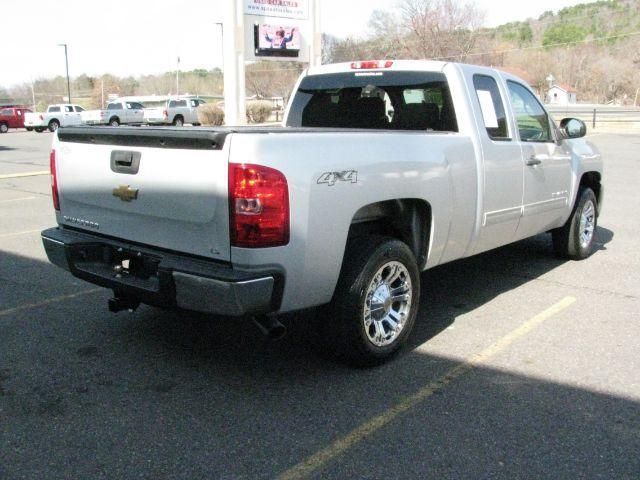 2013 Silver Chevrolet Silverado 1500 LS (1GCRKREA5DZ) with an Vortec 4.8L V-8 variable valve control engine, Automatic transmission, located at 2443 Albert Pike, Hot Springs, AR, 71913, (501) 623-6255, 34.492222, -93.109993 - Photo#2