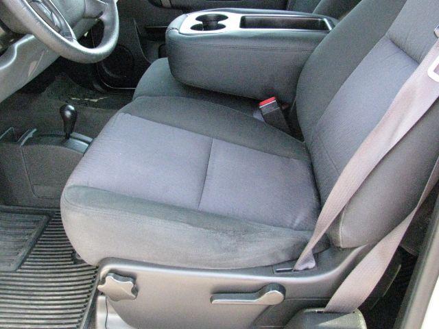 2013 Silver Chevrolet Silverado 1500 LS (1GCRKREA5DZ) with an Vortec 4.8L V-8 variable valve control engine, Automatic transmission, located at 2443 Albert Pike, Hot Springs, AR, 71913, (501) 623-6255, 34.492222, -93.109993 - Photo#8