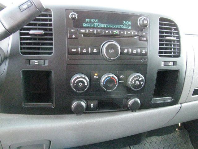 2013 Silver Chevrolet Silverado 1500 LS (1GCRKREA5DZ) with an Vortec 4.8L V-8 variable valve control engine, Automatic transmission, located at 2443 Albert Pike, Hot Springs, AR, 71913, (501) 623-6255, 34.492222, -93.109993 - Photo#10