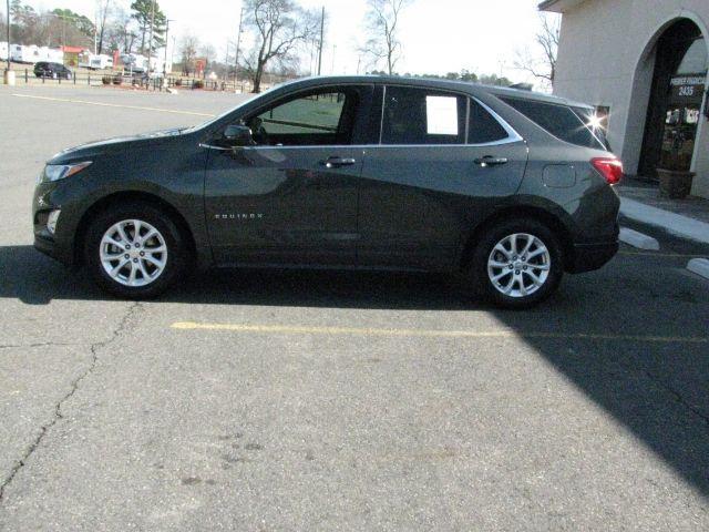 2018 Gray Chevrolet Equinox LT (2GNAXJEV1J6) with an 1.5L I-4 gasoline direct injection engine, Automatic transmission, located at 2443 Albert Pike, Hot Springs, AR, 71913, (501) 623-6255, 34.492222, -93.109993 - Photo#1